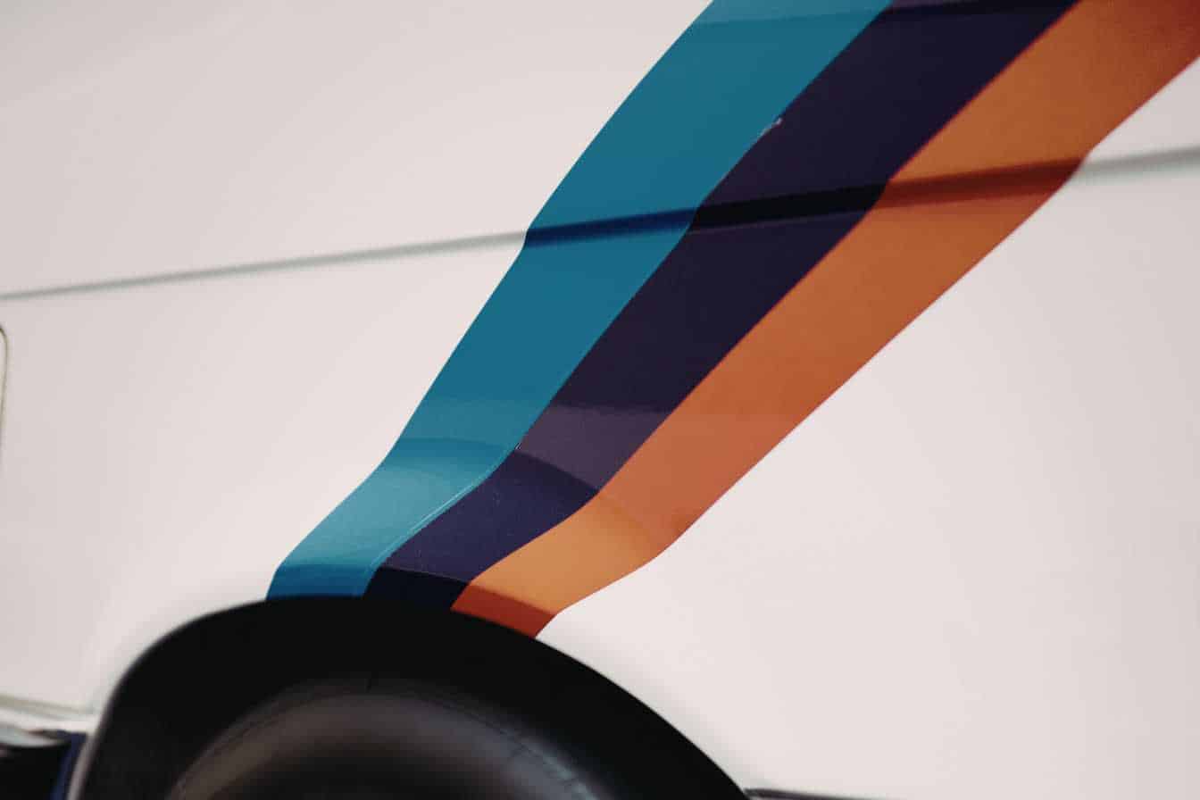 que veut dire bmw decouvrez l histoire et la signification du logo emblematique 1