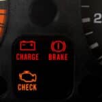voiture voyant orange 1